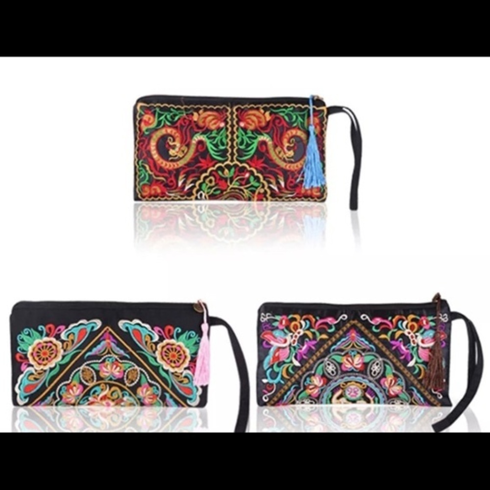 EMBROIDERED CLUTCH‎ WRISTLET BAG